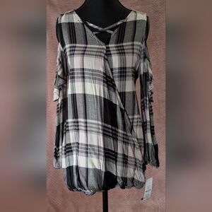 NWT Signature Studio Women's Plaid Cold Shoulder Top - Pink Black And Creams
